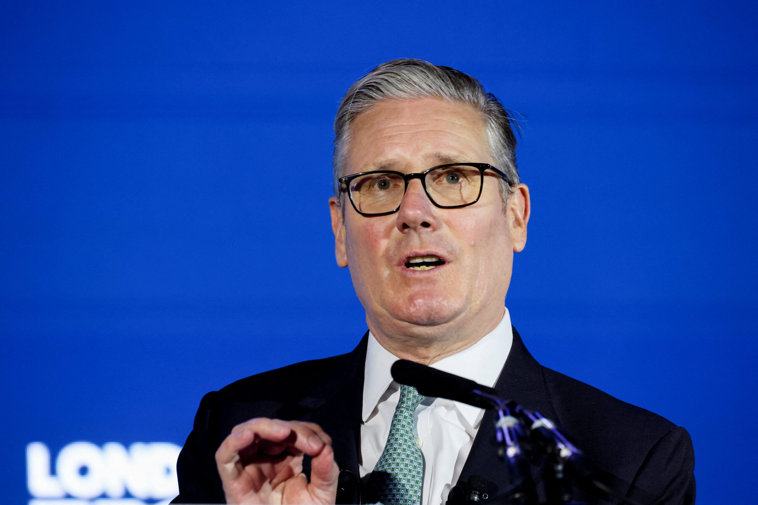 Keir Starmer proposes measures to block children from accessing explicit images on devices