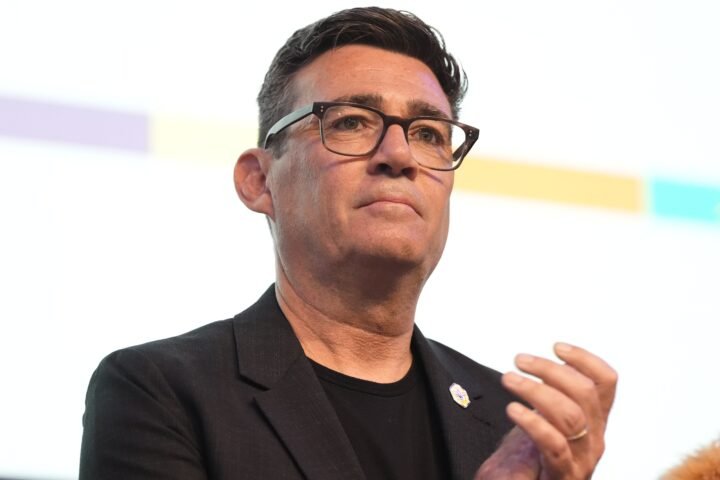 Labour MPs call on Andy Burnham to back North Sea drilling and abandon Miliband's green policies
