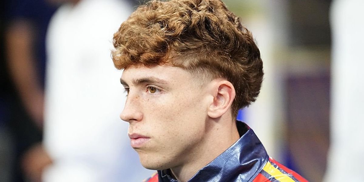 Liverpool secures Victor Munoz as first major signing under Andoni Iraola, outpacing Newcastle