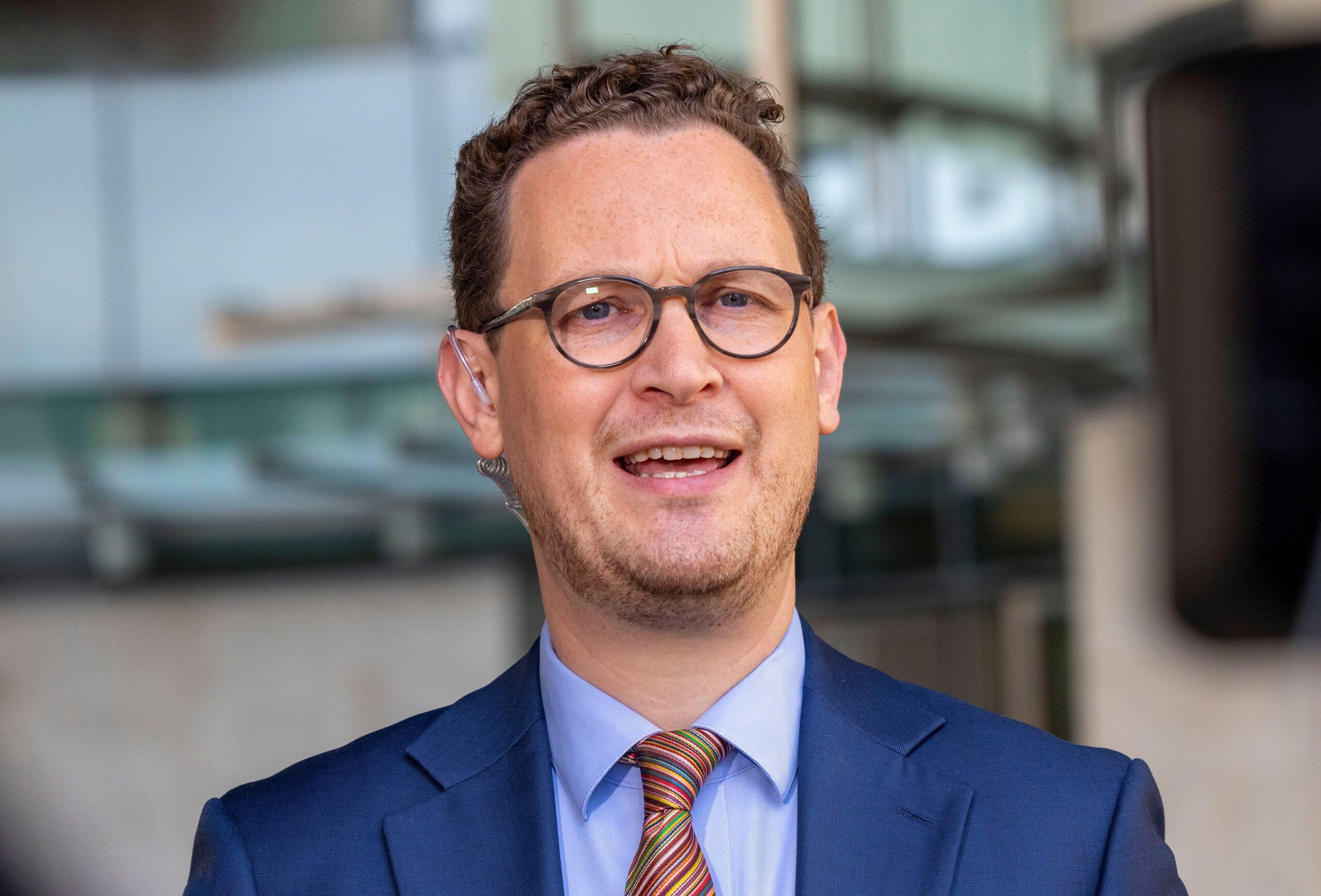 Minister warns of potential welfare crisis as AI threatens job market stability