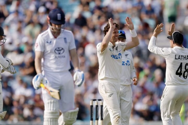 New Zealand takes commanding 352-run lead over England in second Test at the Oval