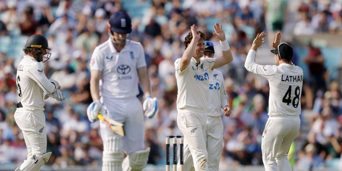 New Zealand takes commanding 352-run lead over England in second Test at the Oval