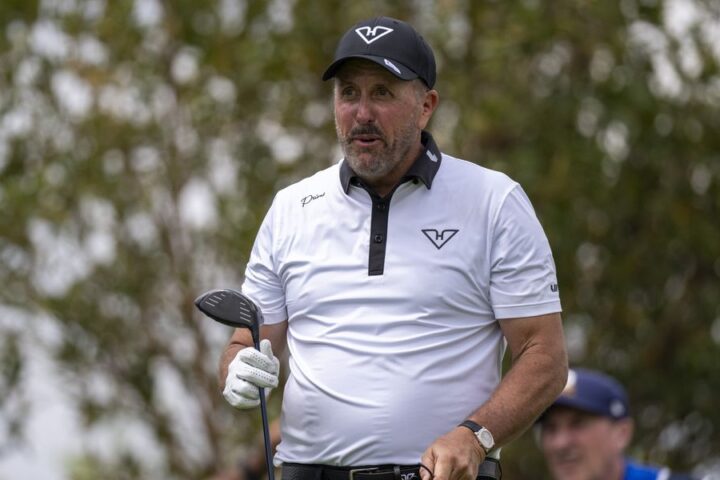 Phil Mickelson expelled from golf club over alleged inappropriate contact with staff member