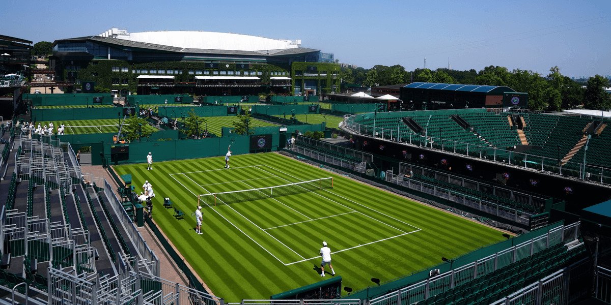 Power outage halts Wimbledon qualifying as electronic system fails