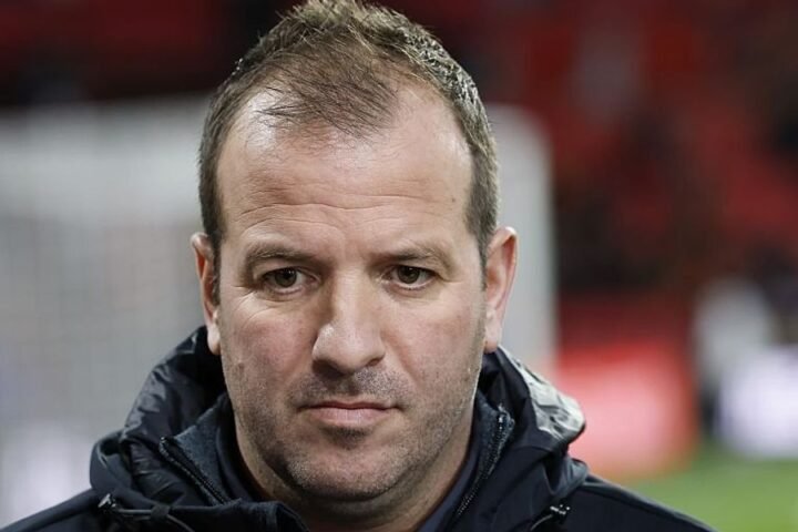 Rafael van der Vaart apologises for controversial remarks about Japanese players' appearance