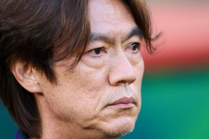 Riot police deployed at airport following death threats against South Korean football manager