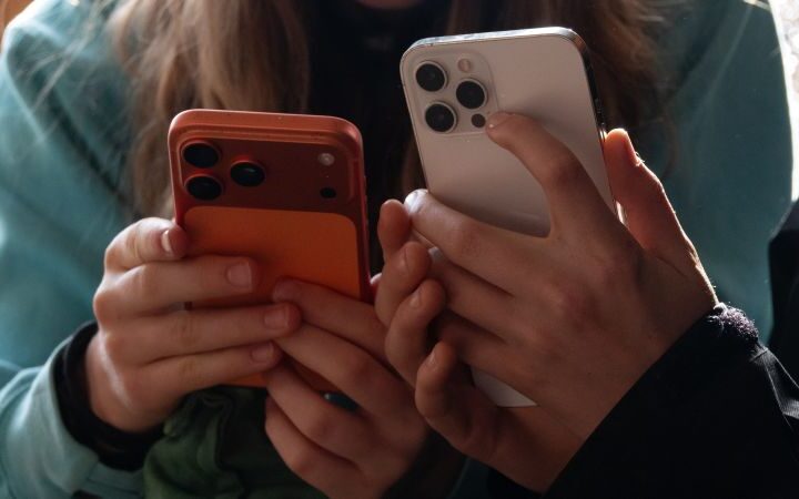 Smartphone introduction linked to significant decline in US fertility rates, study finds