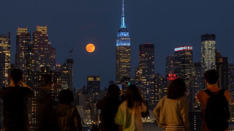 Strawberry moon to illuminate UK skies as summer's first full moon rises