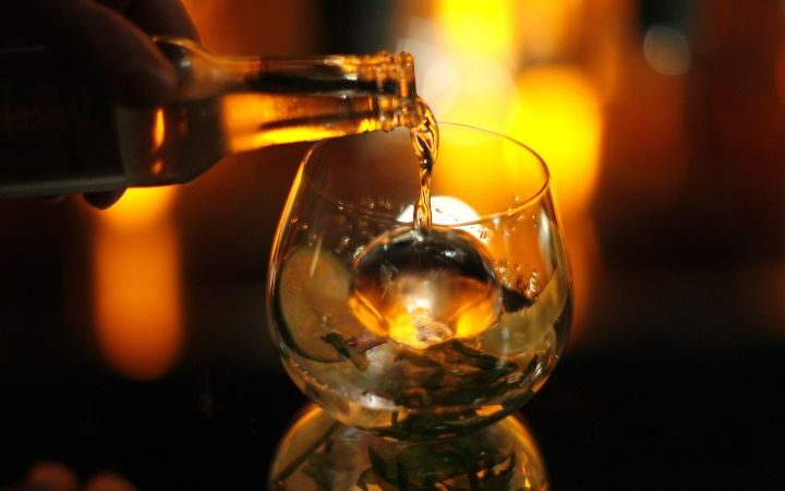 Study reveals alcohol consumption increases health risks, highlighting ignored findings in US dietary guidelines