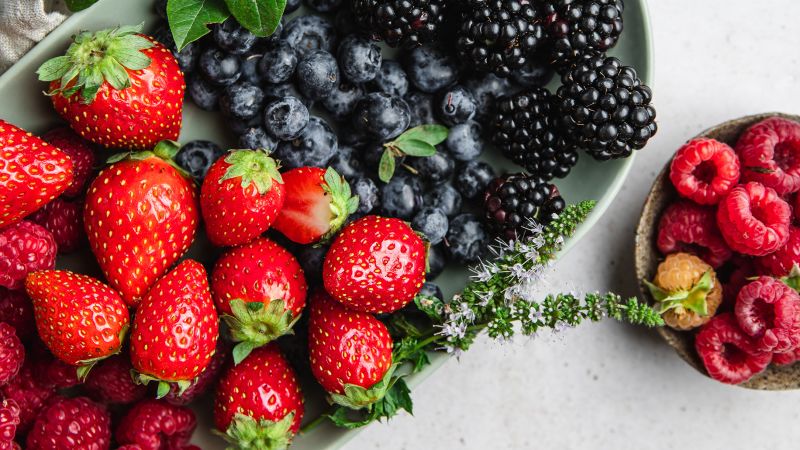 Summer berries often contain harmful pesticide residues: effective washing methods to consider