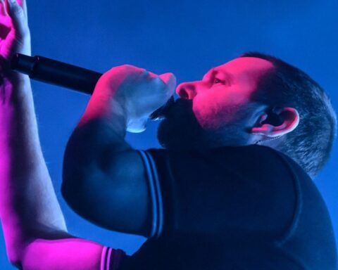 The Streets deliver powerful live rendition of 'A Grand Don't Come for Free' in London