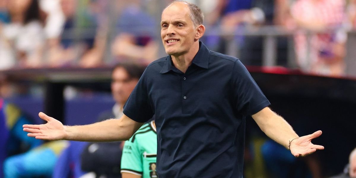 Thomas Tuchel exchanges words with Jordan Pickford during England's World Cup win over Croatia