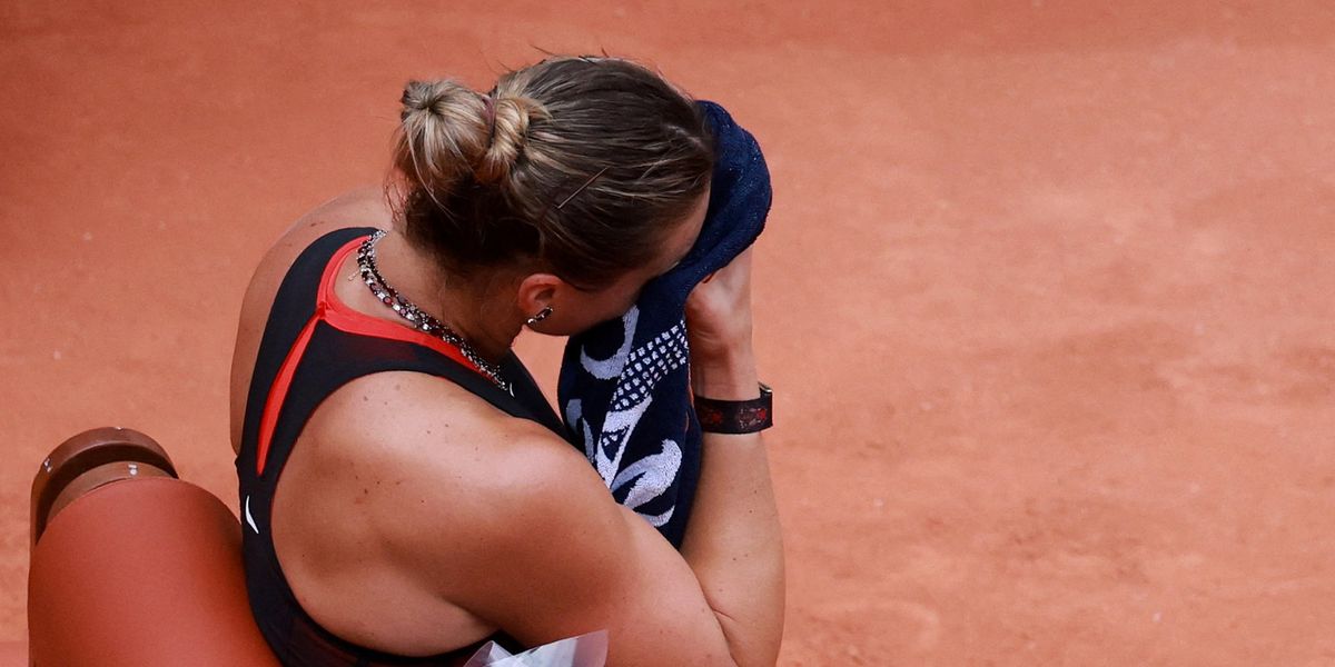 Top seed Aryna Sabalenka eliminated from French Open by 25th seed Diana Shnaider