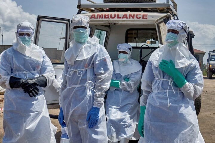 UAE healthcare specialists join efforts to combat Ebola outbreak in Africa