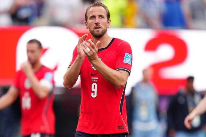 Wayne Rooney criticises Thomas Tuchel for keeping Harry Kane on against Panama