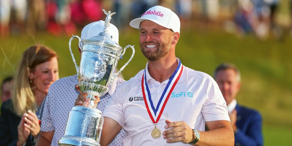 Wyndham Clark claims second US Open title, narrowly defeating Sam Burns