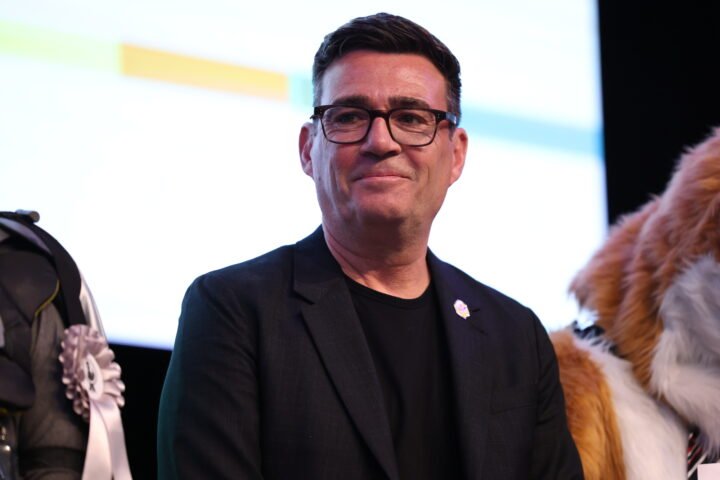 Adviser to Andy Burnham calls for royal family to return part of their wealth