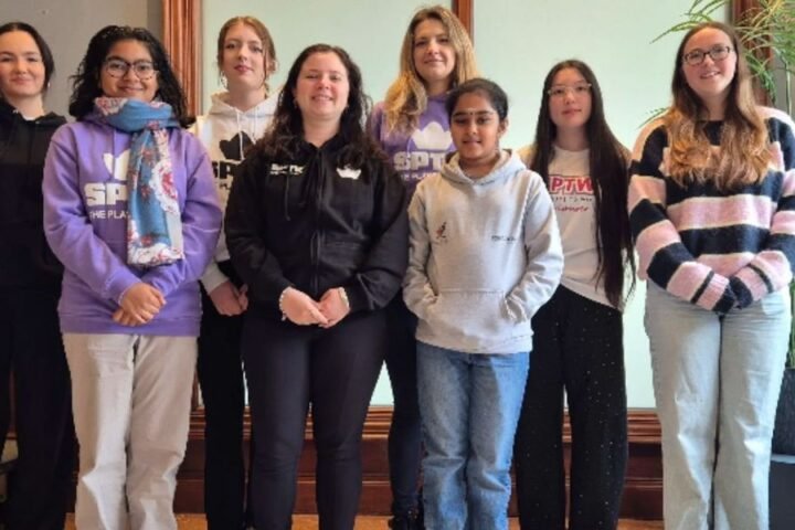 All-female chess team faces pressure to recruit male player despite promotion to top league