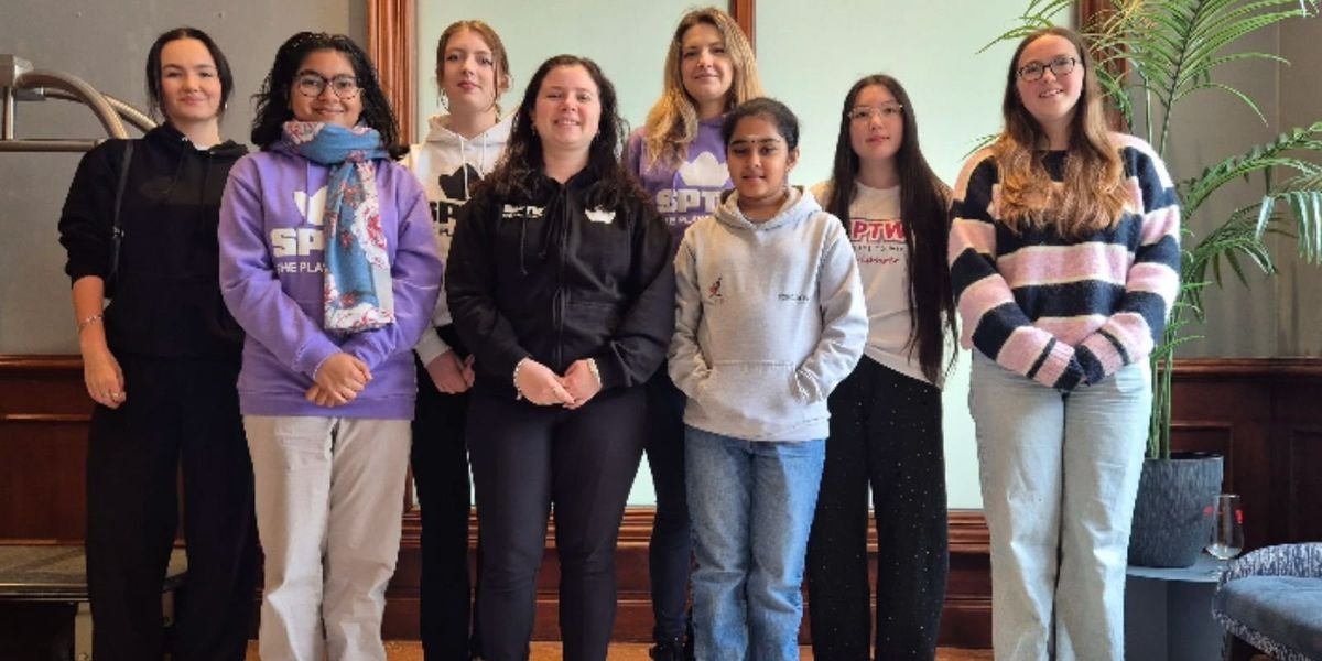 All-female chess team faces pressure to recruit male player despite promotion to top league