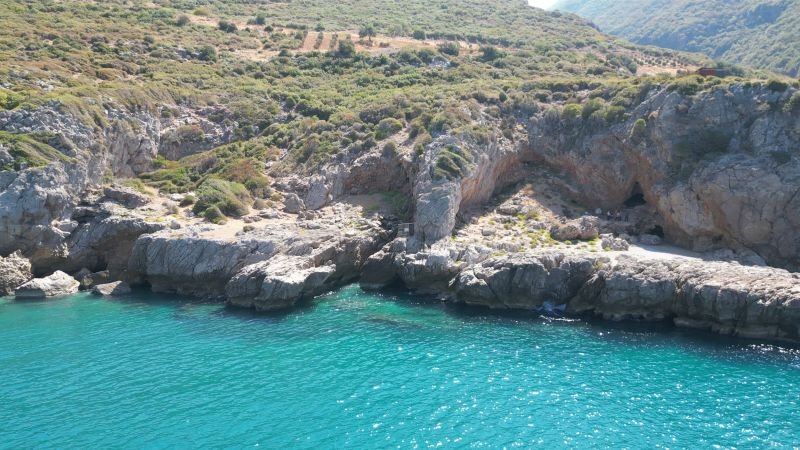 Ancient cave findings suggest cultural exchange between Neanderthals and modern humans