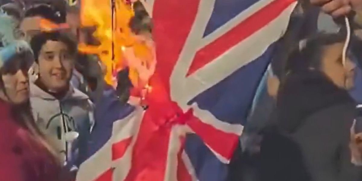 Argentina fans burn Union Jack ahead of World Cup semi-final against England
