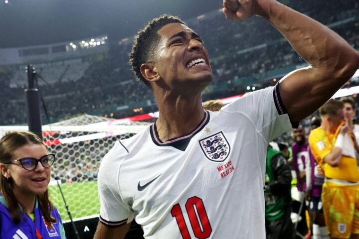 Bellingham tells England fans to skip work and keep celebrating World Cup win over Mexico