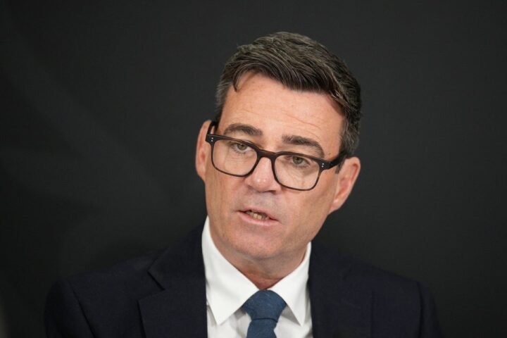Burnham rules out snap election, pledges commitment to 2024 manifesto from No 10 North