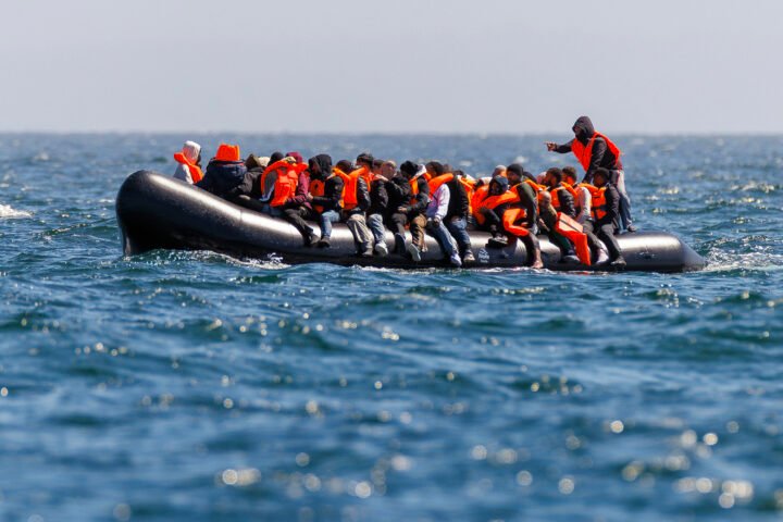 Calls to suspend UK payments to France as record migrant crossings occur