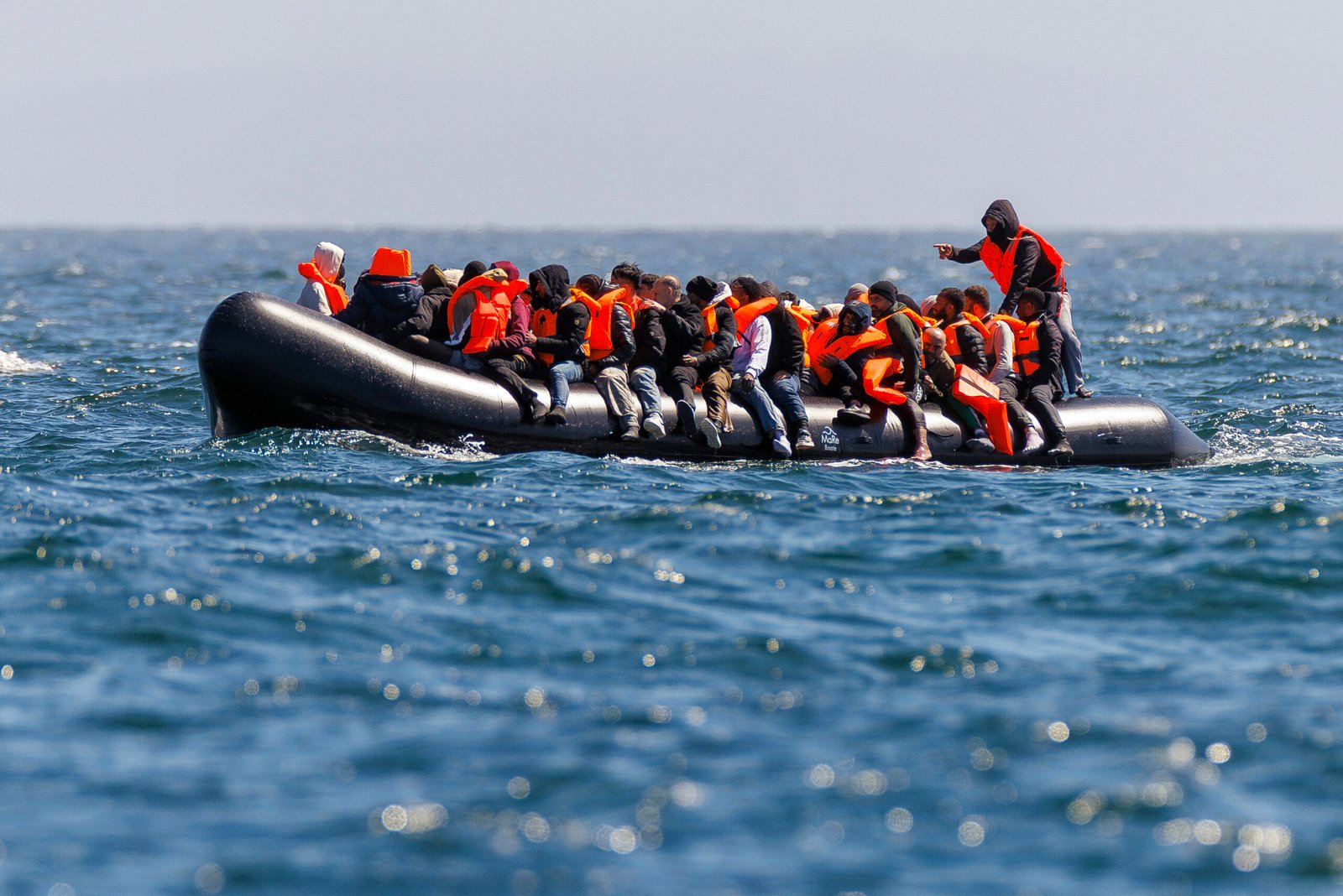 Calls to suspend UK payments to France as record migrant crossings occur