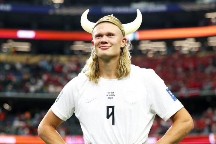 Chinese fans embrace Erling Haaland as their soccer hero during World Cup
