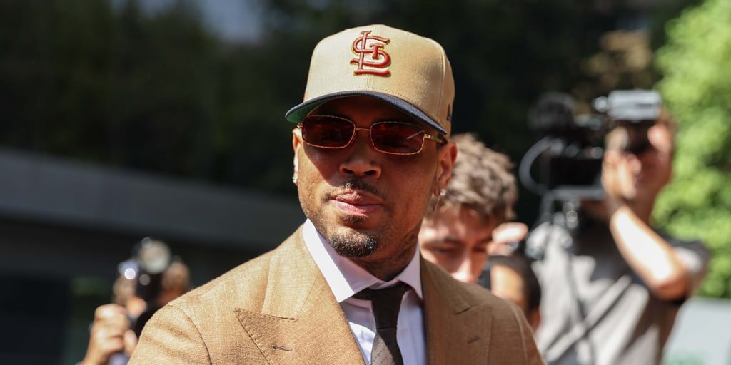 Chris Brown pleads guilty to affray over nightclub altercation in London