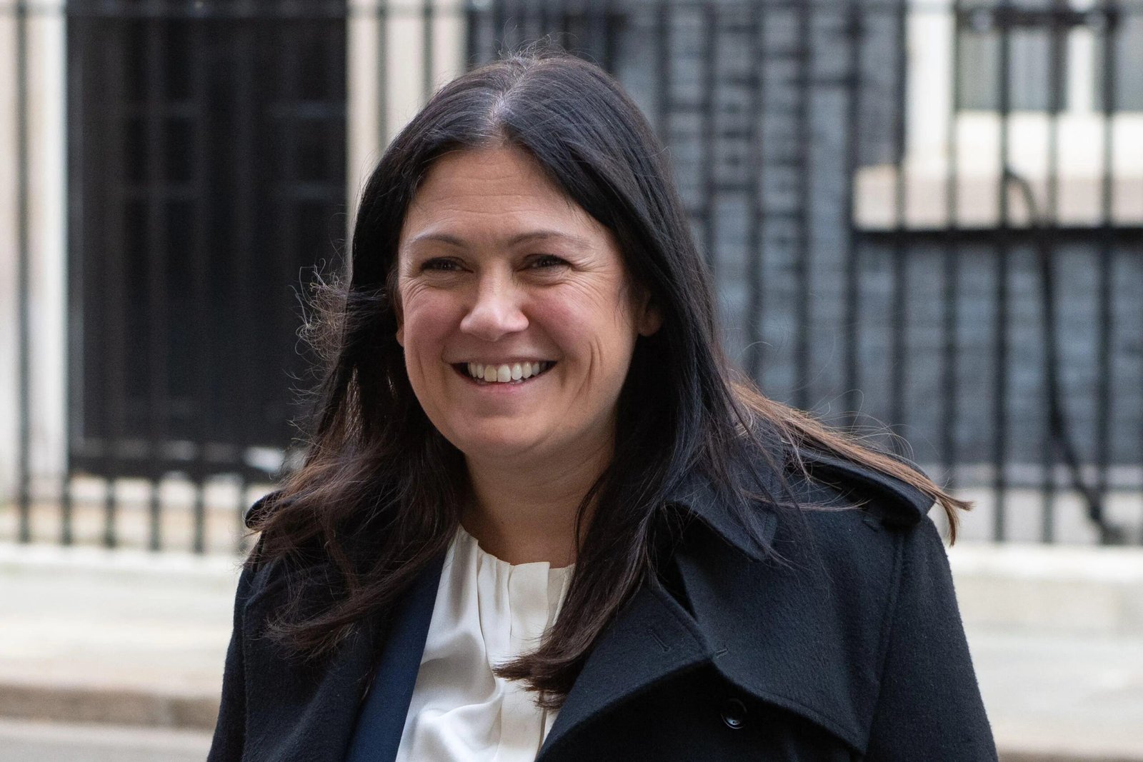 Culture Secretary acknowledges challenges in Labour's proposed 2034 TV switch-off plan