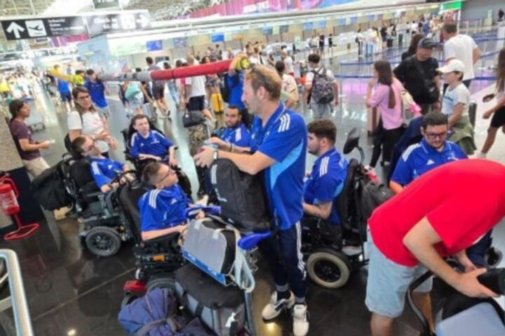 EasyJet denies boarding to six disabled athletes, citing lack of wheelchair space