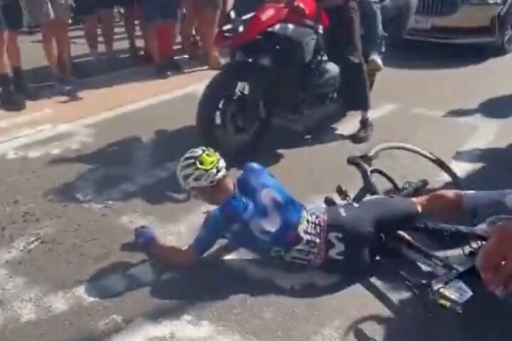 Einer Rubio's Tour de France ends in horror crash with support car on Alpe d'Huez