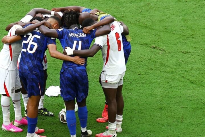 England and France players unite in prayer after World Cup third-place playoff