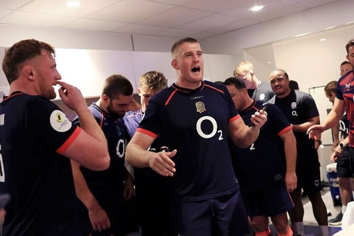 England rugby players take precautions in Buenos Aires ahead of World Cup semi-final