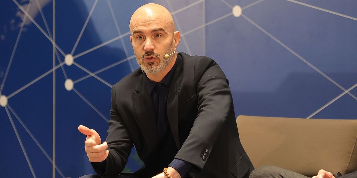 Enzo Maresca avoids discussing Chelsea exit in first Manchester City press conference