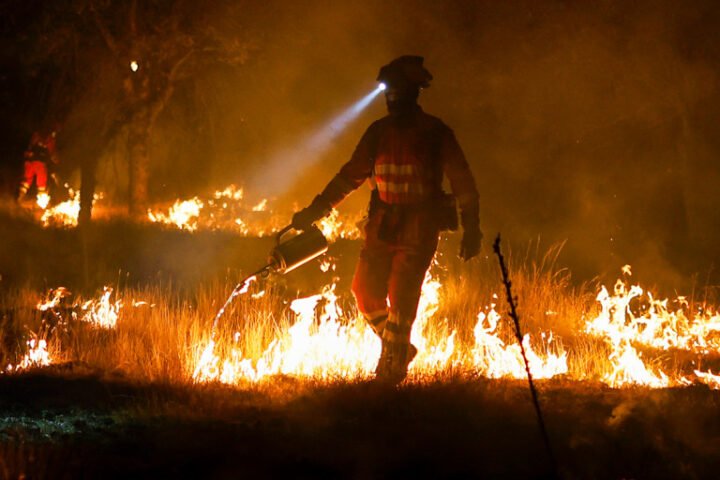 France evacuates 4,000 as heat intensifies wildfire response in southwestern Europe