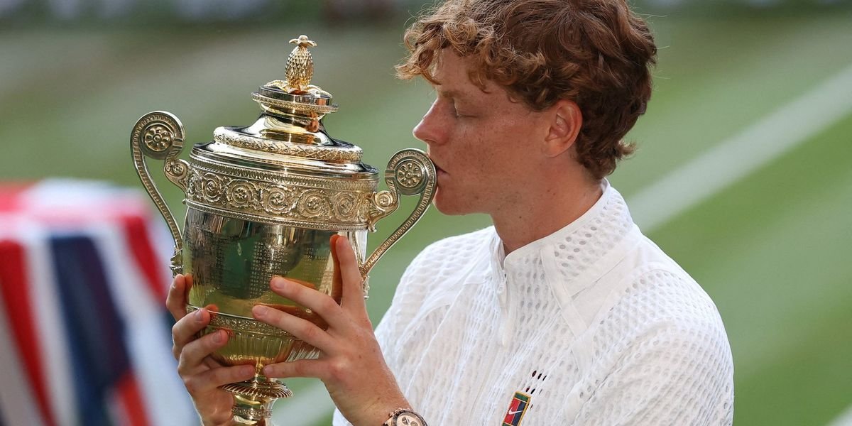 Jannik Sinner returns Wimbledon trophy after victory over Alexander Zverev