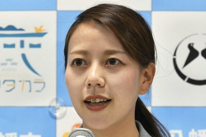 Japanese mayor breaks new ground by taking maternity leave amid mixed reactions
