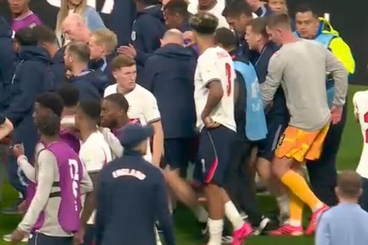 Jordan Henderson carried off injured after England's World Cup victory over Mexico