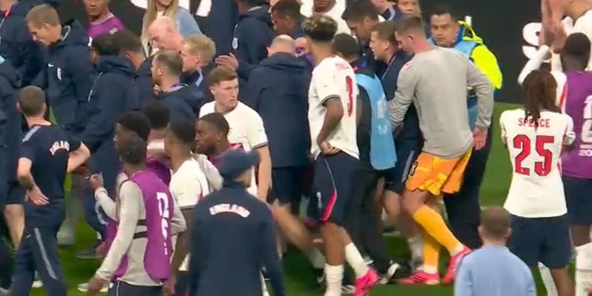 Jordan Henderson carried off injured after England's World Cup victory over Mexico