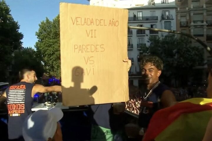 Lamine Yamal teases Leandro Paredes during Spain's World Cup victory celebrations