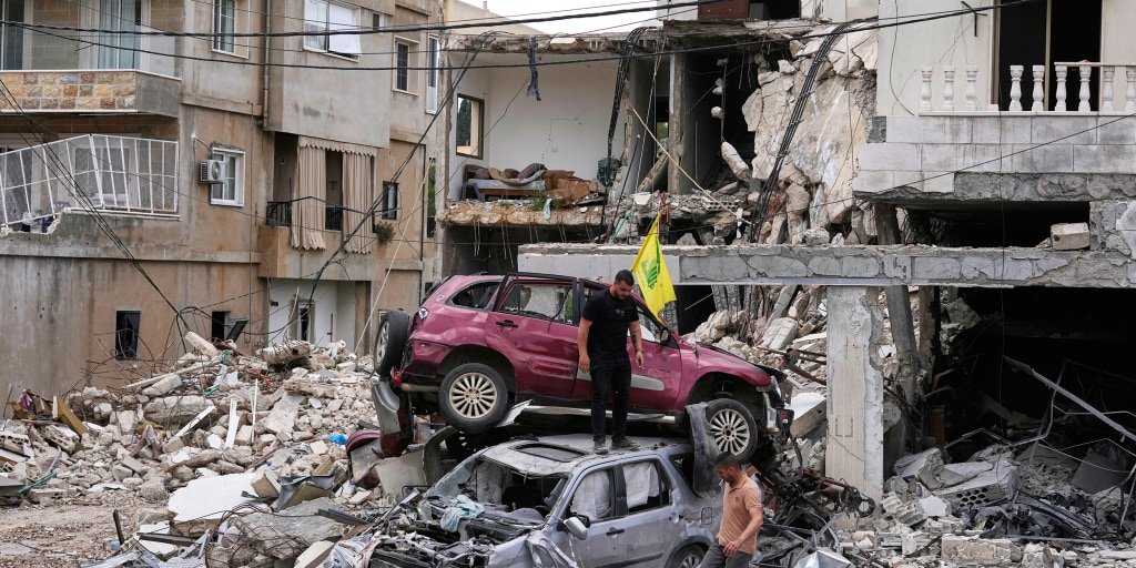 Lebanese president seeks U.S. support for Israeli troop withdrawal during Washington visit
