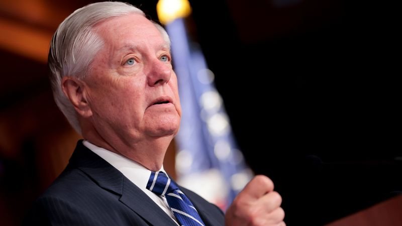 Lindsey Graham dies from aortic dissection, highlighting risks of the rare condition