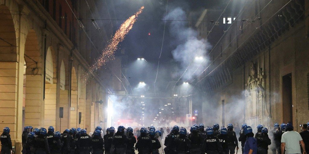 Meloni calls for thorough investigation into Bologna arrest death amid violent protests
