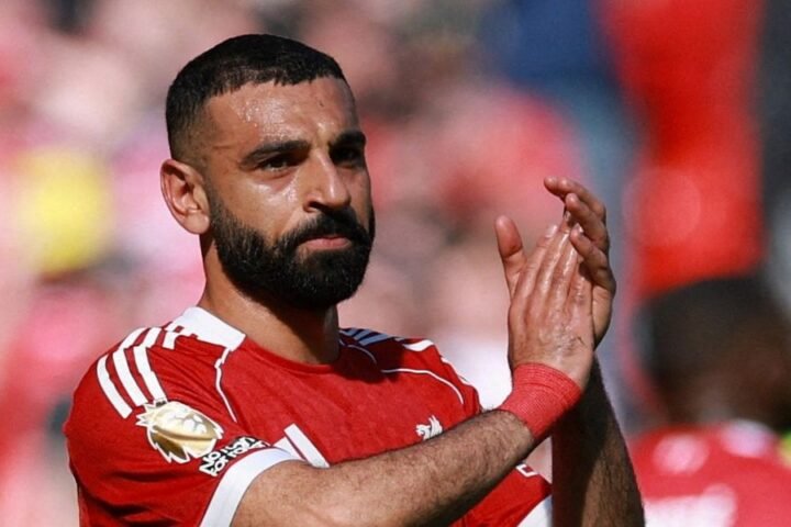 Mohamed Salah's transfer to Besiktas collapses, leaving him without a club