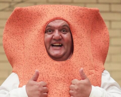 Mr Fishfinger enters Clacton by-election, vows to challenge Nigel Farage's resignation