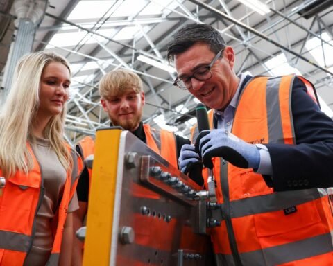 New financial support for Universal Credit families aims to boost teen apprenticeships