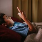 New studies highlight the need for parents to enforce screen time limits at night